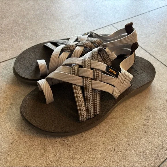 Teva Voya Strappy Sandal NWOT - Picture 2 of 3
